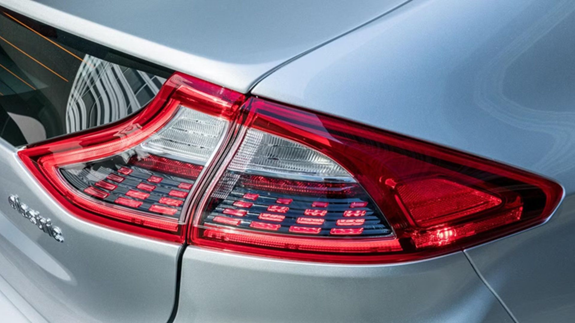 2017 hyundai ioniq electric rear light