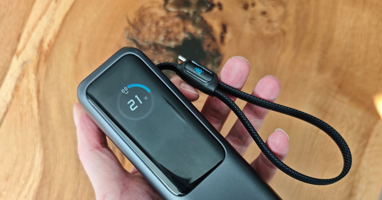 Anker Laptop Power Bank in hand Reviewer Photo SOURCE Simon Hill