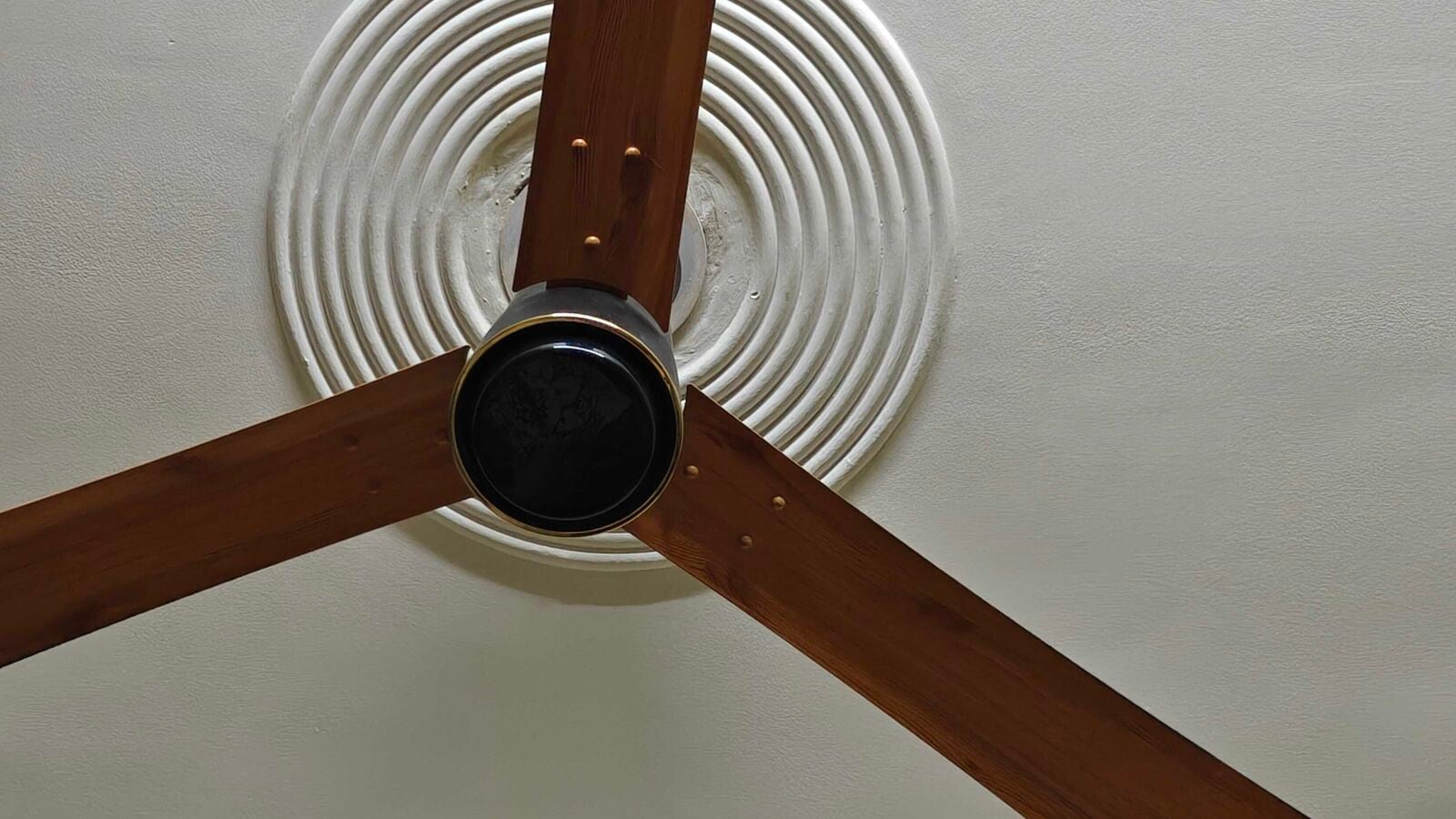 V Guard BLDC Fan 1752522706649 1752522706939