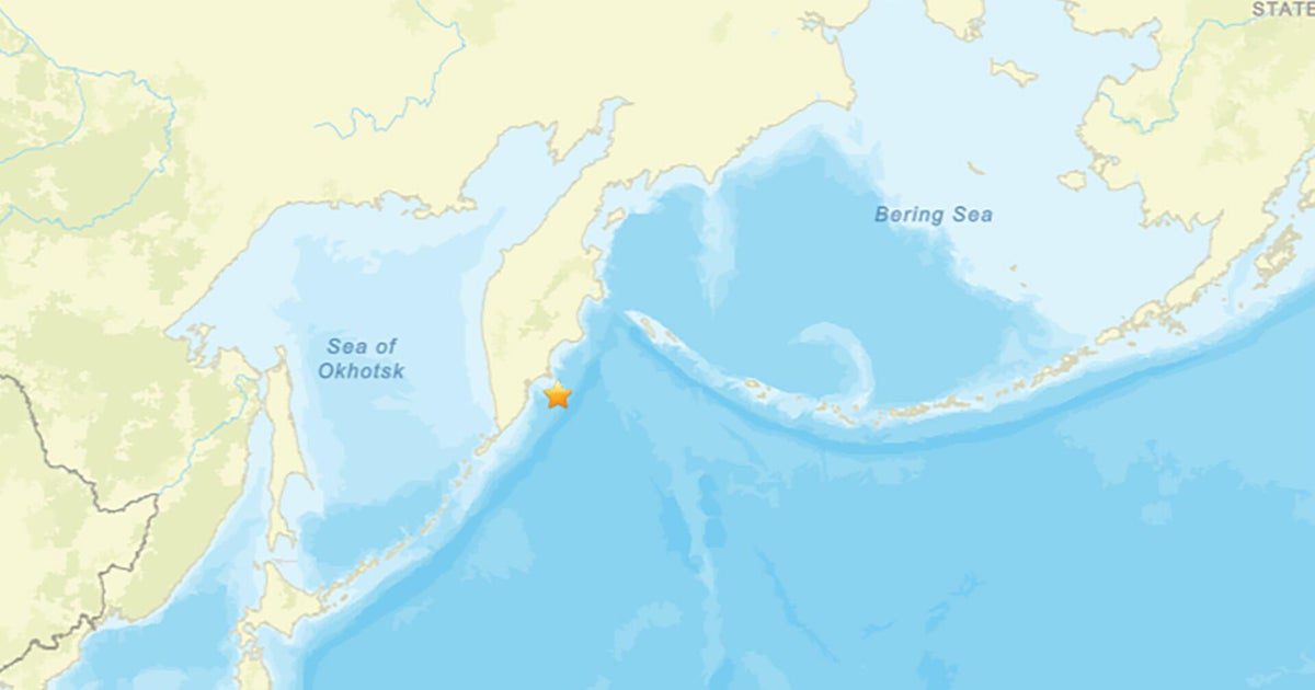 cbsn fusion 80 earthquake off russian coast triggers tsunami concerns in hawaii alaska thumbnail