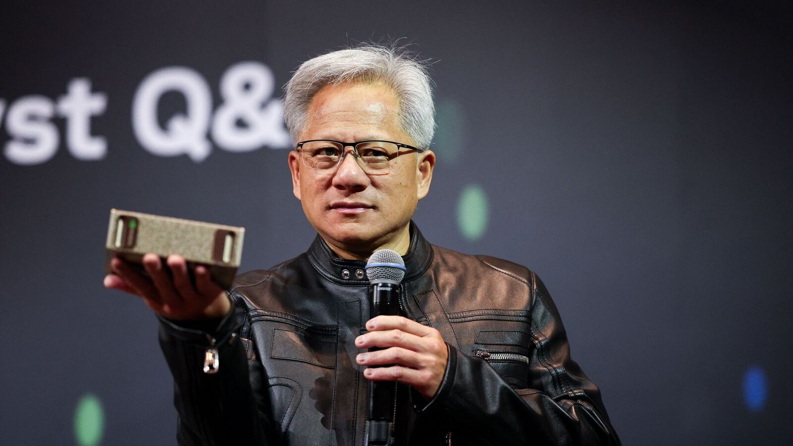 huang 1752591100721 1752591100893