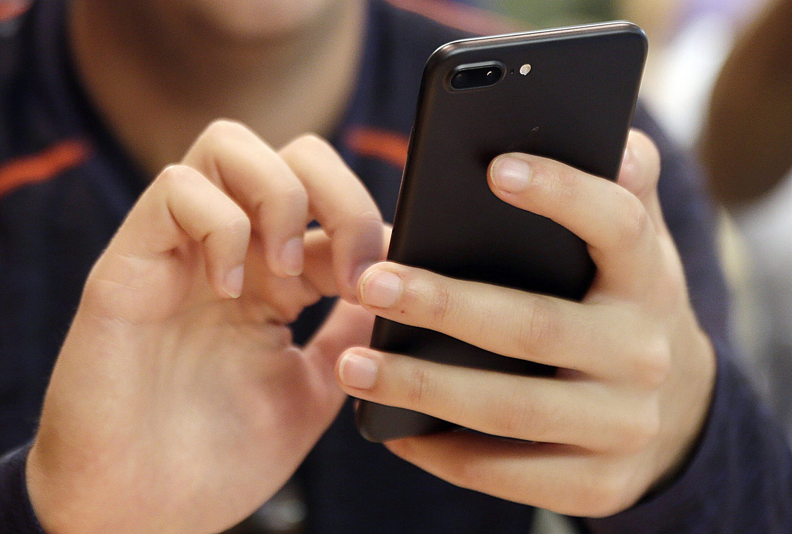 tea app takes messagin scaled