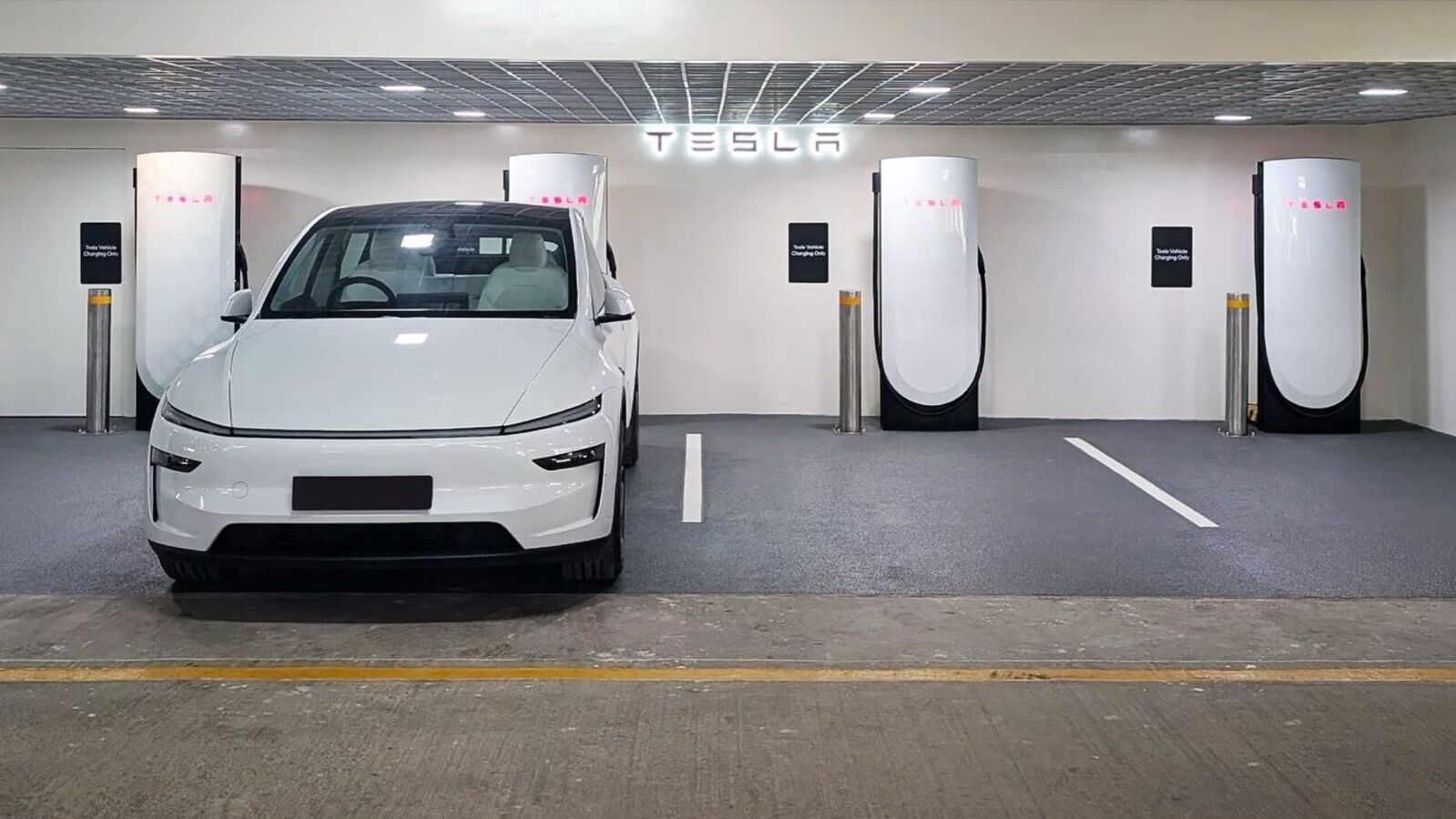 Tesla Supercharger Mumbai 1754383616090 1754383621833