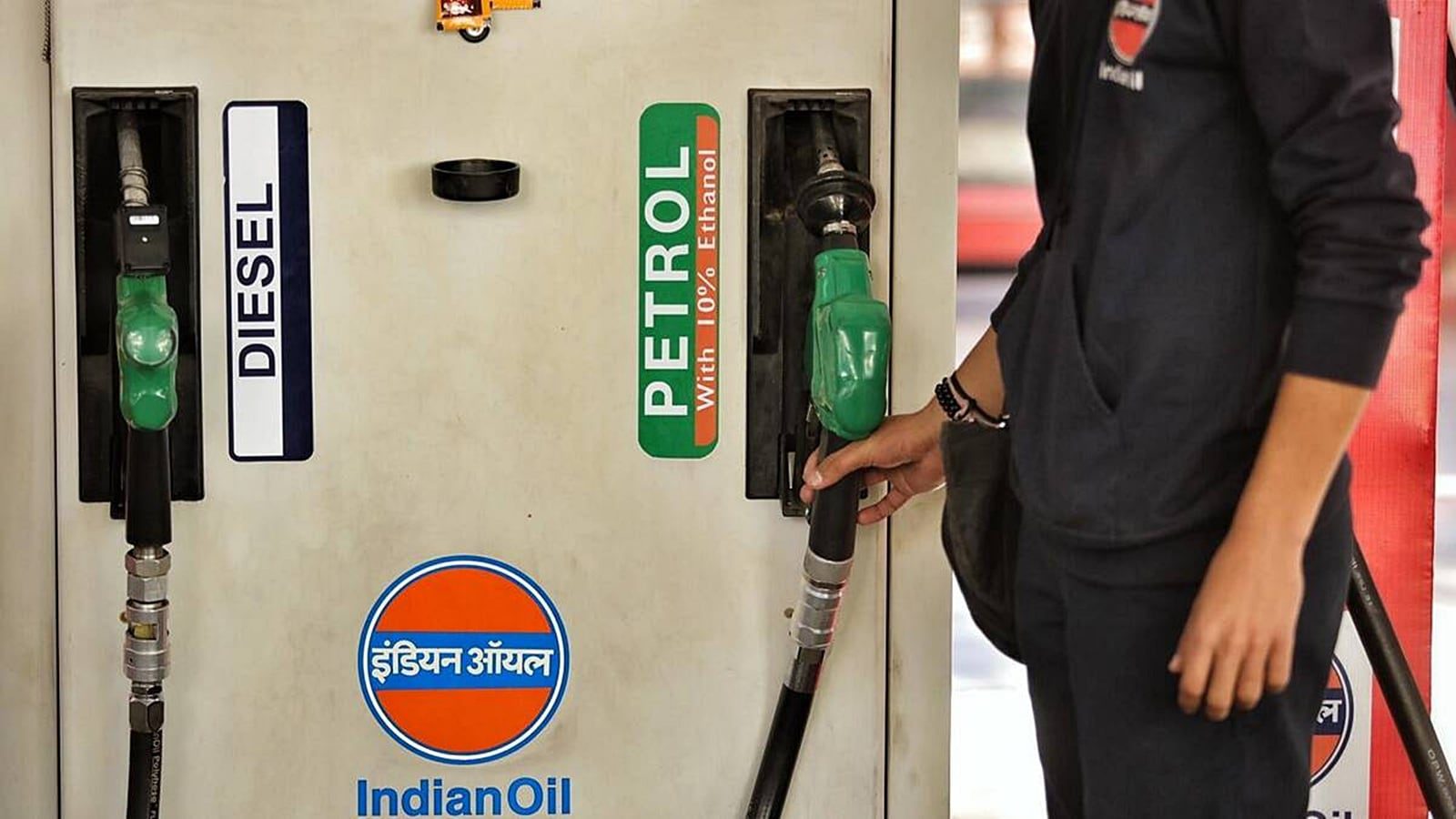 petrol diesel price express photo 1200